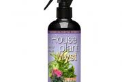Houseplant Myst 300ml – kompletna prihrana za prskanje sobnih biljaka
Houseplant myst 300ml predstavlja kompletnu prihranu za sobne biljke. Produžava cvetnu fazu cvetnica, odbija štetočine i poboljšava sveopšte stanje sobnih biljaka.

Šta je Houseplant Myst 300ml i za čega služi?
Houseplant myst je formulacija kompletnog mineralnog đubriva za sobne biljke. Koristi se u svim fazama rasta i razvoja sobnih biljaka bio da se radi o lisno dekorativnim vrstama ili cvetnicama, i to prskanjem preko listova, cvetova i vazdušnog korenja biljke. Primenjuje se 2 puta nedeljno. Pored primene houseplant myst prihrane biljke je neophodno i redovno zalivati.

 

Sastav Houseplant myst preparata
Preparat Houseplant myst sadrži sledeće komponente:

Azot – N: 1,91%

Fosfor u formi fosfor pentoksida – P2O5: 0.71

Kalijum u formi kalijum oksida – K2O: 3.34

Kalcijum u formi Kalcijum oksida – CaO: 1,54

Pored gore navedenih makroelemenata Houseplant myst 300ml sadrži i helatno gvožđe, helatni mangan, molibden, helatni cink, magnezijum, sumpor, bor, kobalt, nikl, kao i huminsku i fulvinsku kiselinu.

Napomena: Čuvati dobro zatvoreno van domašaja dece

Specifikacije
Boja: Braon

Zapremina: 300 ml

Proizvođač: Growth Technology LTD.

Zemlja porekla: Velika Britanija

Možete pročitati i Koje su 3 najbolje sobne biljke za početnike?